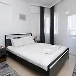 B Lackstone Homes *
