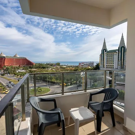 B Lackstone Homes Apartman