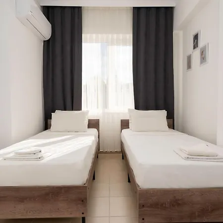 B Lackstone Homes Apartman *